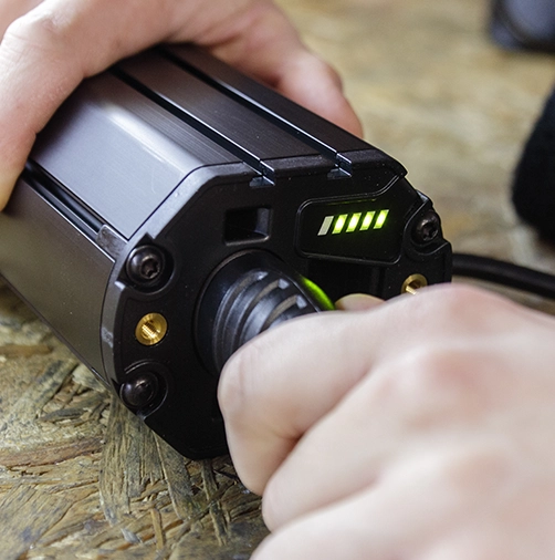 E-Bike Akku am Ladegerät